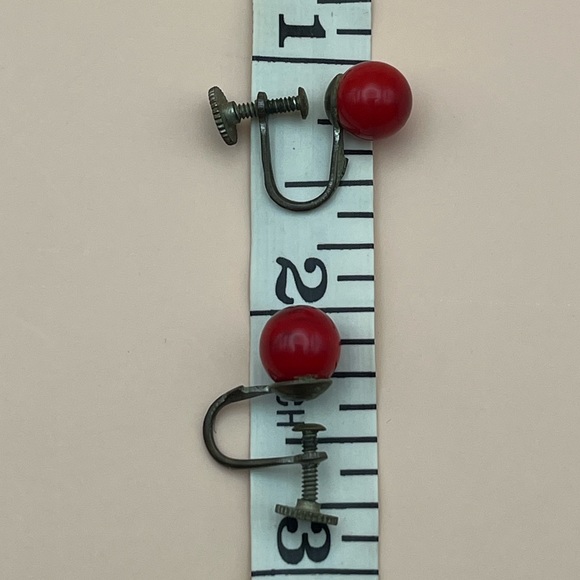 Vintage Red Ball Screw-back Earrings - Picture 5 of 5